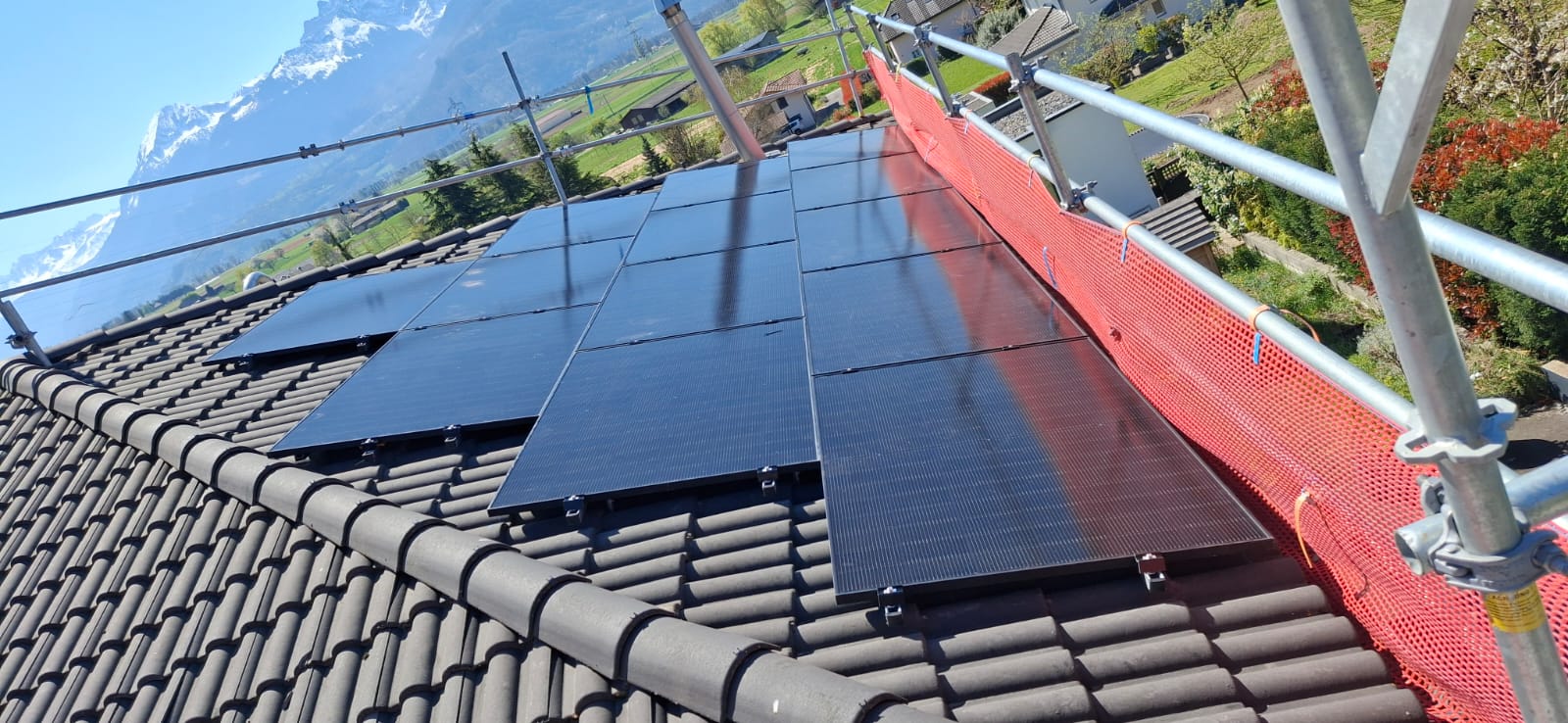 Panneaux photovoltaïques Ollon